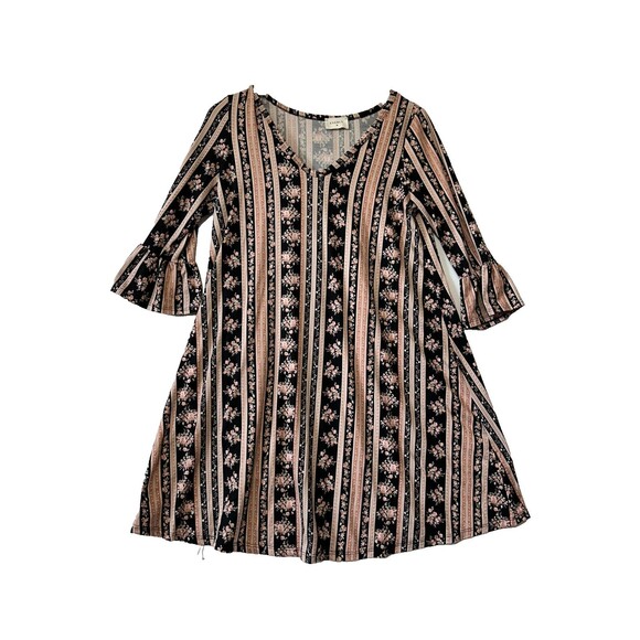 Everly Dresses & Skirts - Everly Floral Dress‎ Size Medium Black Pink Roses Boho Girly